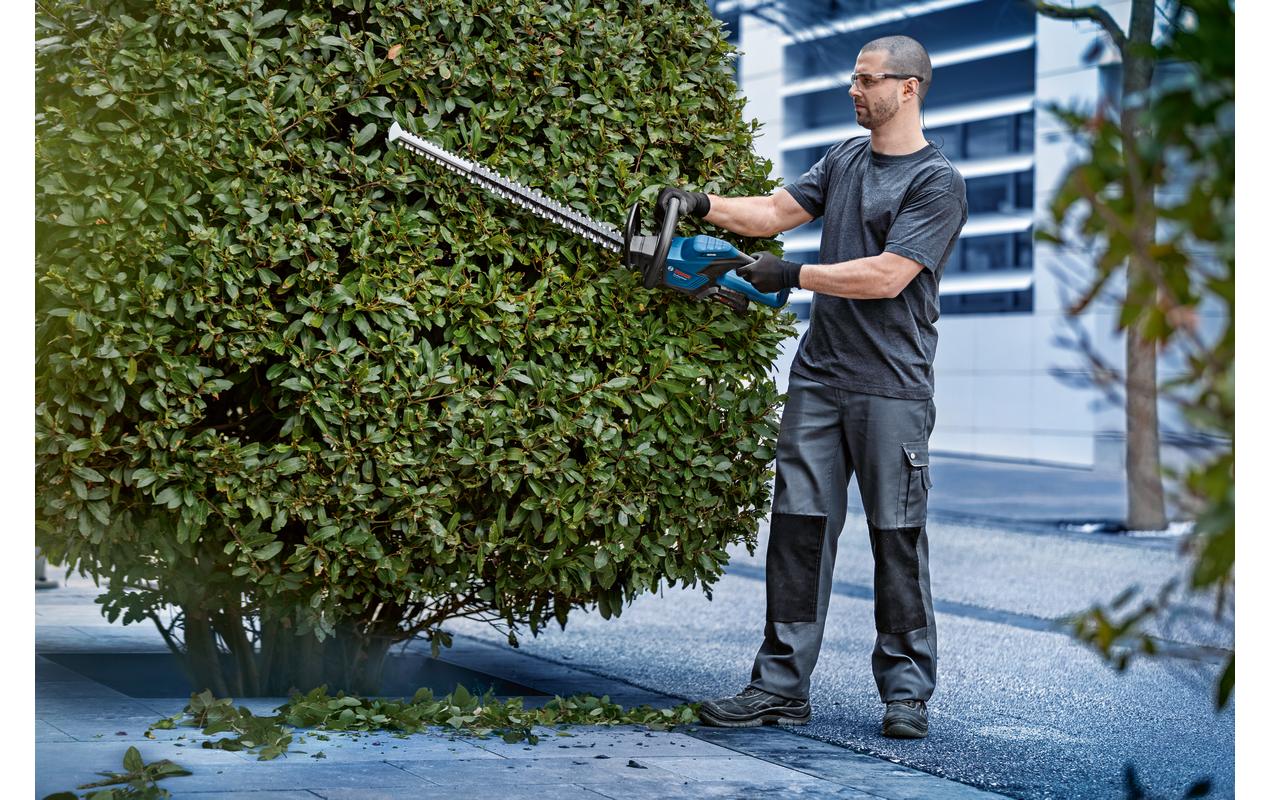 Bosch Professionelle GHE 18V-60 Akku-Heckenschere – 18 V – Schwertlänge 600 mm – 3000 SPM – Solo – AMPShare