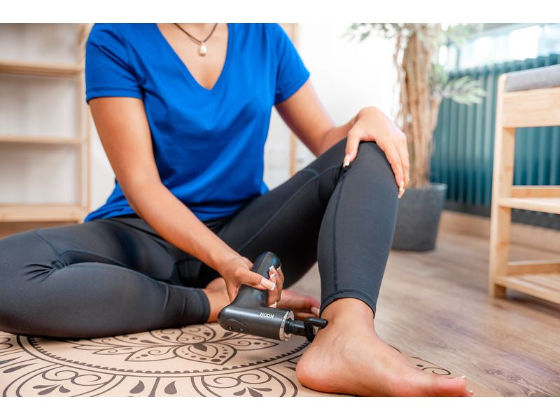 KOOR Massagepistole Thermal Mini – Perkussionsmassage, mit Wärmefunktion – 3 Stufen, Akku (USB) – Schwarz