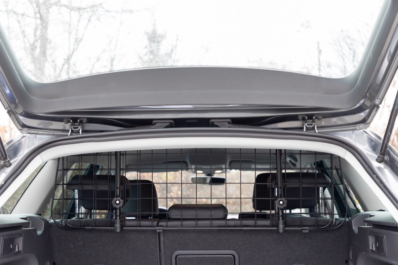 Kerbl Autoschutzgitter – verstellbar 96–145 × 30 cm – schwarz, Metall – 1 Stk.
