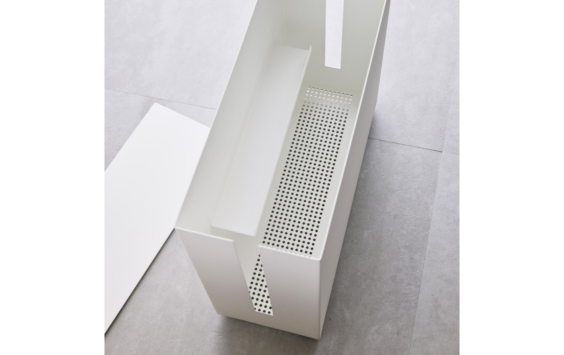 Yamazaki TOWER Kabelbox – Metall – Weiss – mit Rollen – 400 × 345 × 150 mm