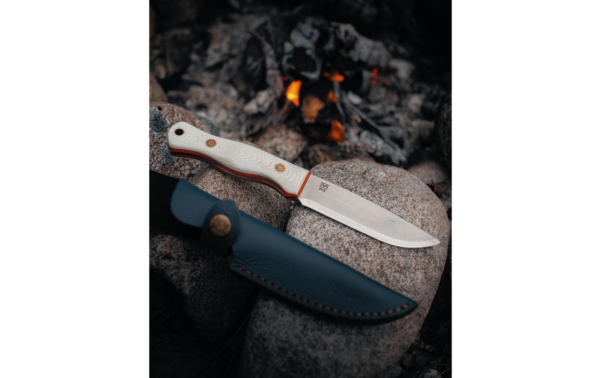 Øyo OYO SVALBARD – Survivalmesser Klingenlänge 110 mm, Stahl, Weiss, inkl. Lederscheide