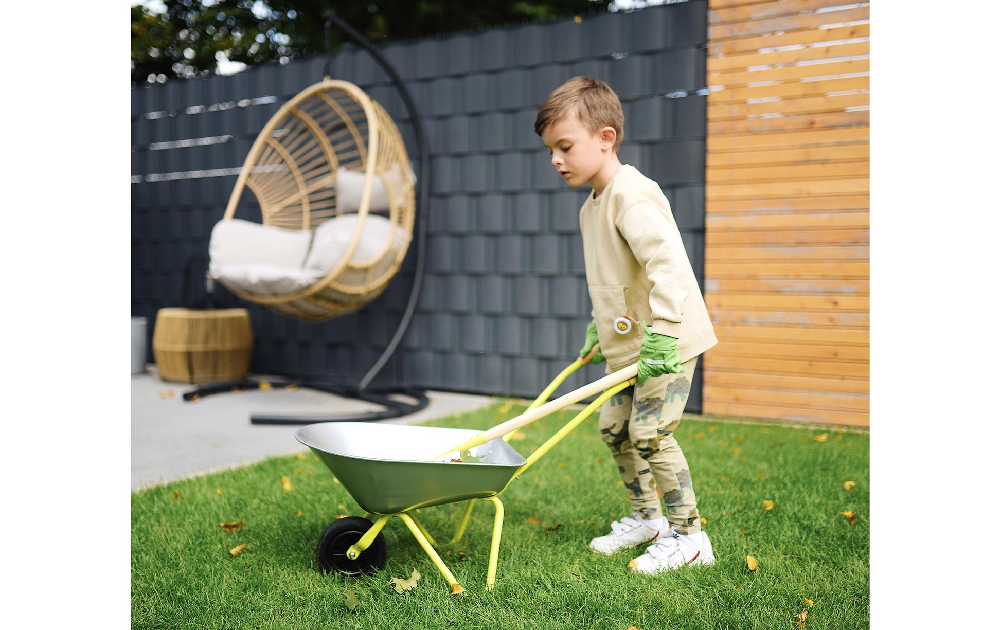 Small foot Schubkarre (Spielzeug) – max. 15 kg – 79,0 × 50,0 × 36,0 cm – ab 3 J.