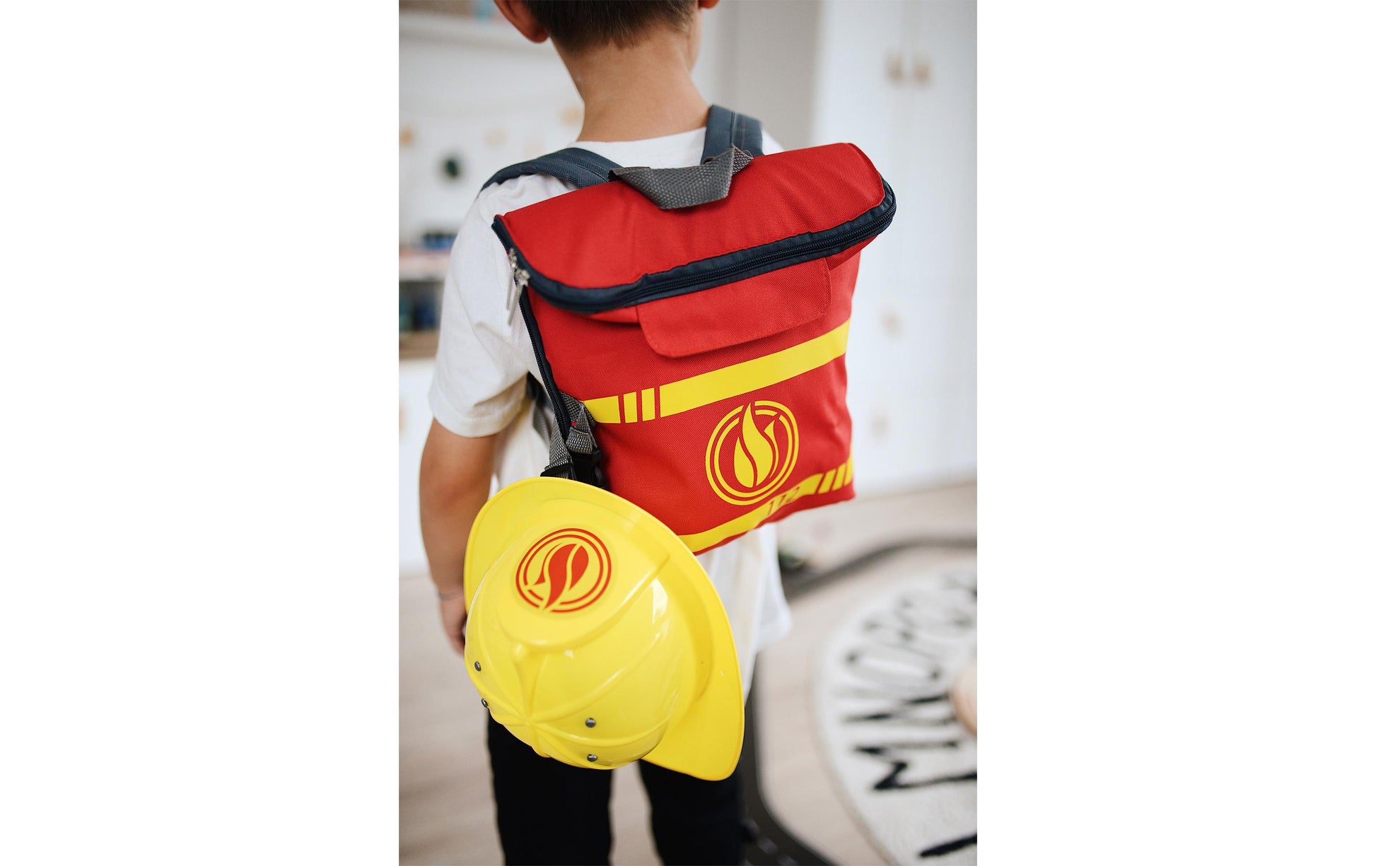 Small foot Feuerwehrrucksack – 25,0 × 26,0 × 10,0 cm – gelb/rot – ab 3 J. – Stoff, Kunststoff, Holz