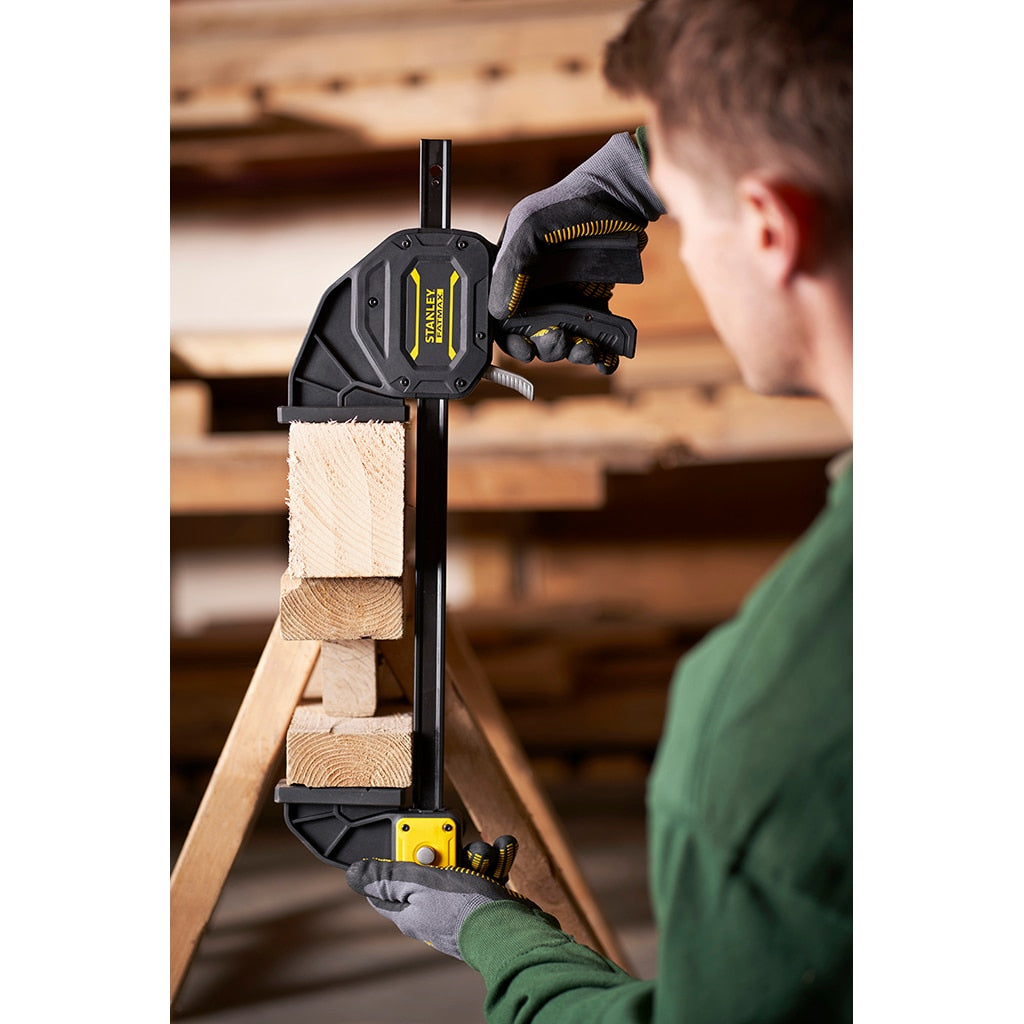 Stanley FATMAX XL Einhandzwinge – Spannweite 1'250 mm, Schliesskraft 270 kg, Nylon mit Klemmpads