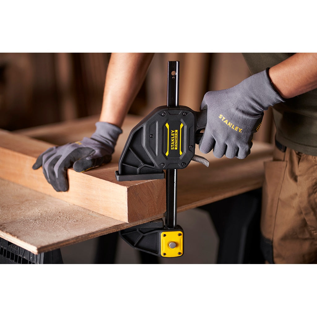Stanley FATMAX XL Einhandzwinge – Spannweite 1'250 mm, Schliesskraft 270 kg, Nylon mit Klemmpads