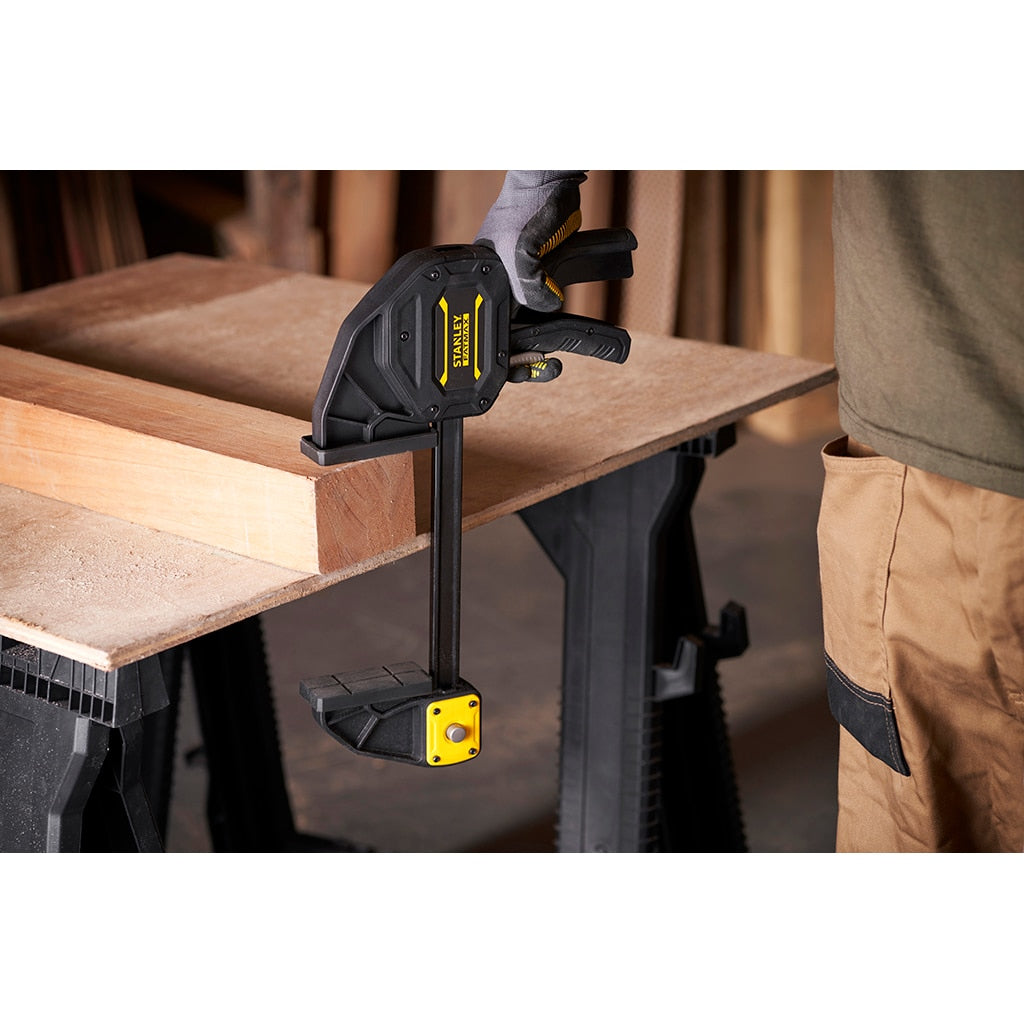Stanley FATMAX XL Einhandzwinge – Spannweite 1'250 mm, Schliesskraft 270 kg, Nylon mit Klemmpads
