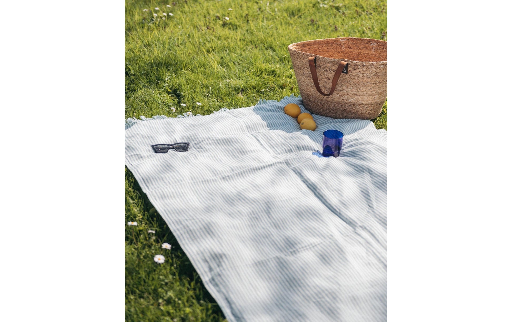 Esmée Hamam- und Strandtuch Sol – 100 × 190 cm, Blau/Weiss, 50% Baumwolle/50% Leinen, GOTS, OEKO-TEX