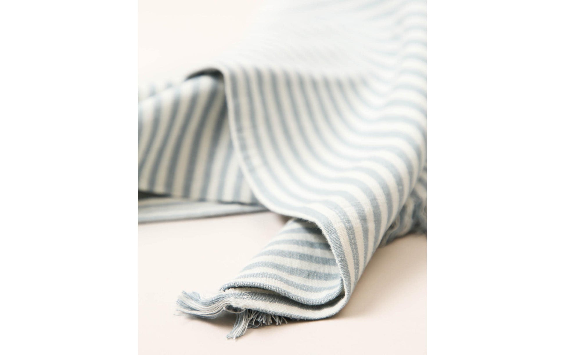 Esmée Hamam- und Strandtuch Sol – 100 × 190 cm, Blau/Weiss, 50% Baumwolle/50% Leinen, GOTS, OEKO-TEX