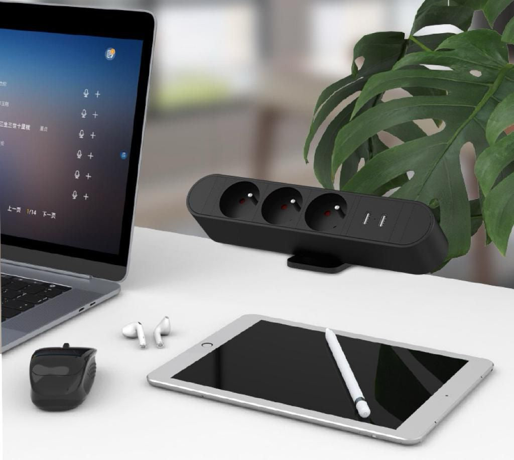 Microconnect Steckdosenleiste – 3× Typ E, USB-C, 67 W, 1,8 m