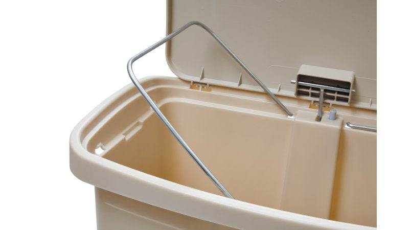 Rubbermaid Treteimer Slim Jim – 68 l – Kunststoff, rechteckig – beige