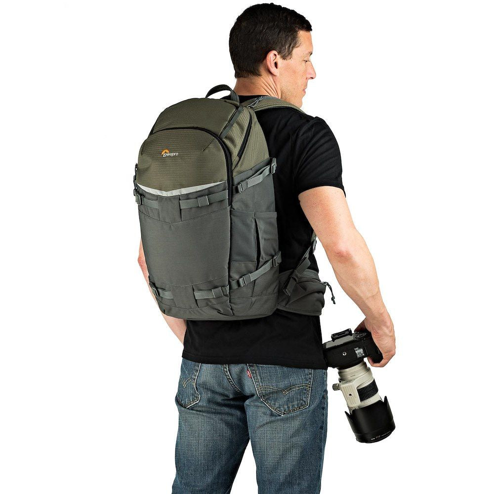 Lowepro Flipside Trek BP 450 AW Kamerarucksack – 21 l, für DSLR, 70–200 mm – Schwarz