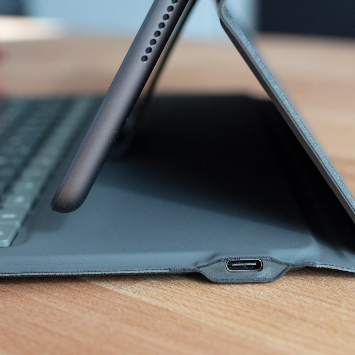 ZAGG Messenger Folio 2 – Tastatur, FR-Layout (FR), Dunkelgrau – für iPad 10,9" (10. Generation)