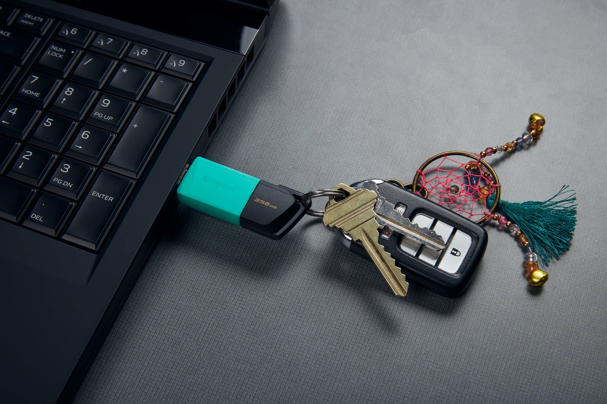 Kingston Technology Kingston DT Exodia M USB-Stick – 256 GB, USB 3.2 Gen 1, Schwarz + Türkis