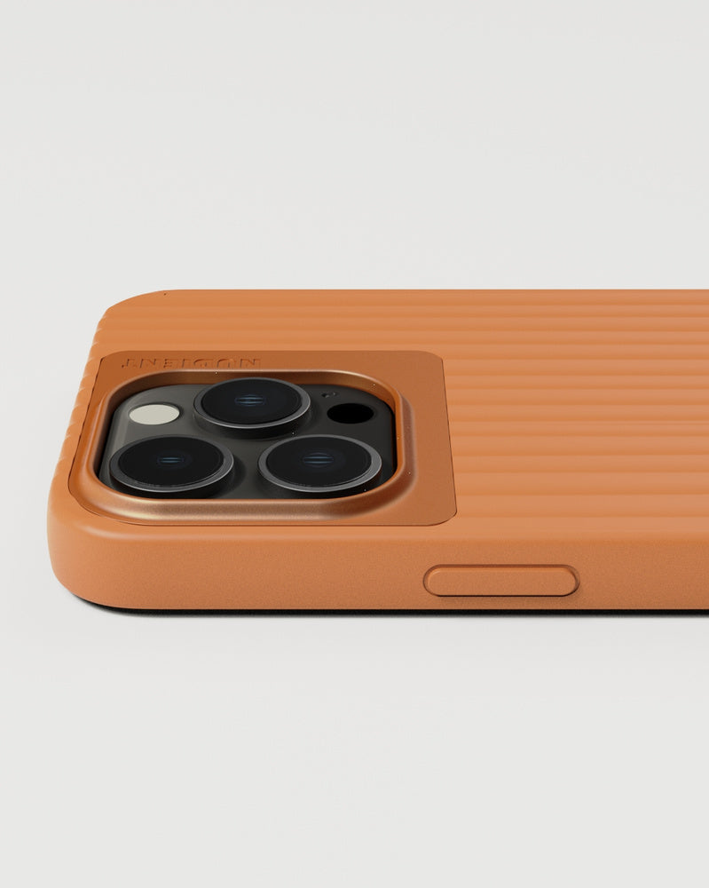Nudient – Backcover – für Apple iPhone 15 Pro Max – orange – kabelloses Laden