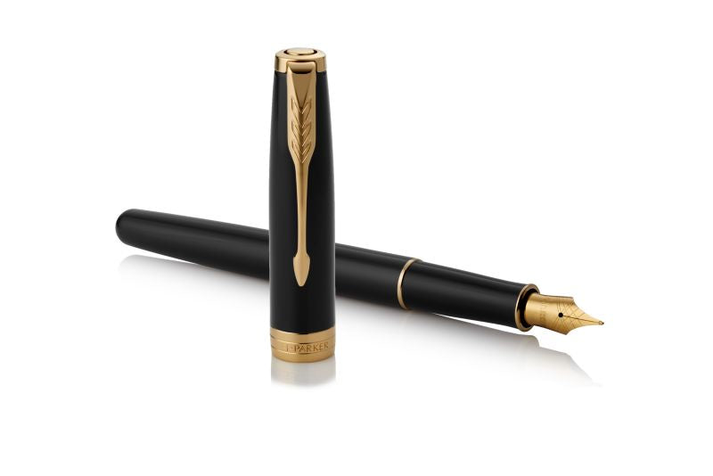 Parker Sonnet Schwarzer Lack, 18-kt-Goldfeder – Federspitze M – Schwarz