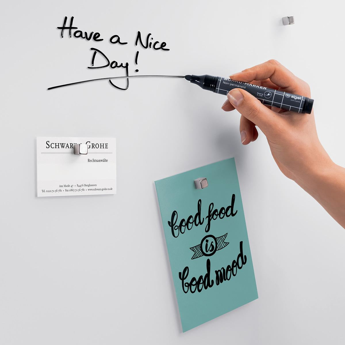 Sigel Whiteboard – 60 × 40 cm, Glas, magnetisch, Wandmontage, inkl. SuperDym Magnetwürfel, Montagesatz