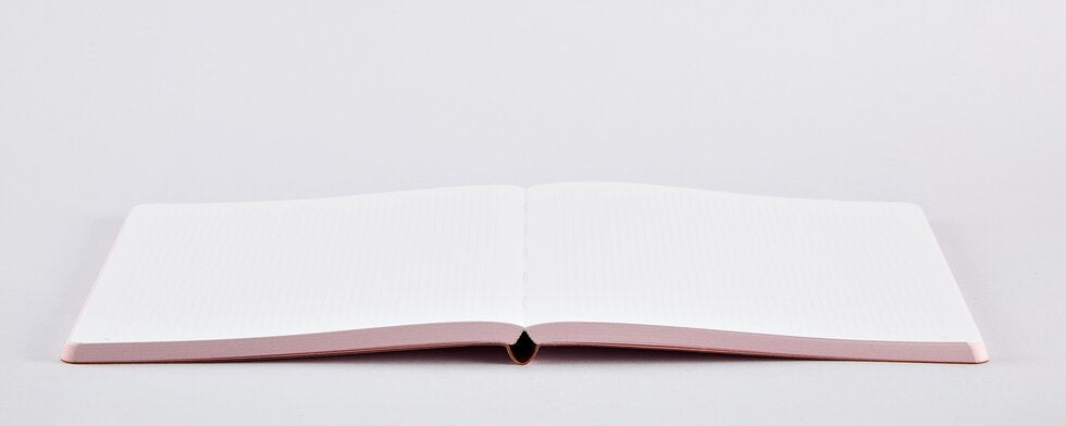 nuuna Notizbuch – A5 – 176 Seiten – 120 g/m² – Softcover, nummeriert, recyceltes Leder – orange/rot/rosa