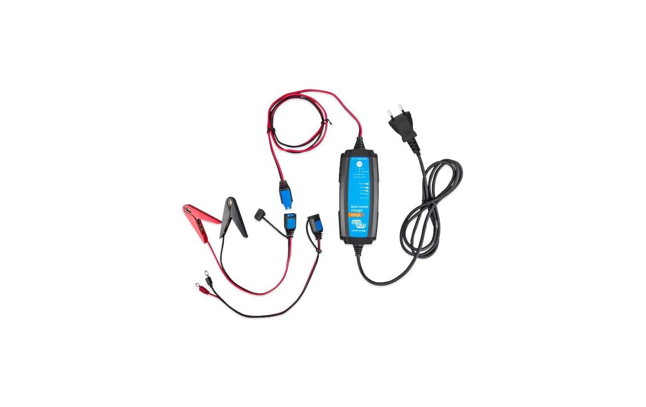 Victron Blue Smart Ladegerät 24 V 8 A – Li‑Ion, IP66, Bluetooth – CH-Stecker – für Li‑Ion-Akkus