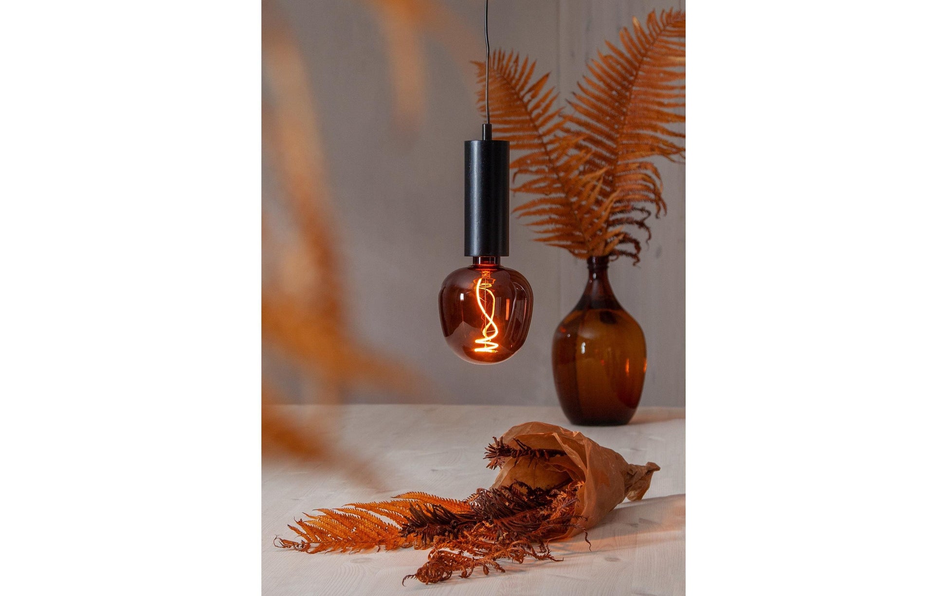 EGLO LED-Leuchtmittel Globe G125 E27 – 4 W dimmbar, 40 lm, 2000 K warmweiss, 120°, Glas Cognac