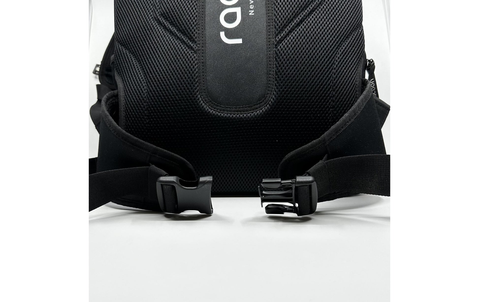 Racoon – Schulrucksack – 33 × 48 × 20 cm, 30 l, grau/schwarz, recyceltes PET