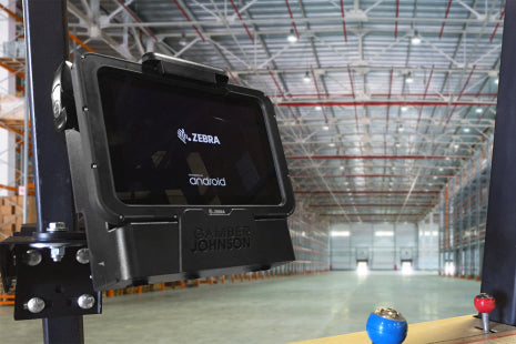 Gamber-Johnson Fahrzeug-Dock für Zebra ET50/55 10" – VESA 75×75, mit Riegel – Schwarz