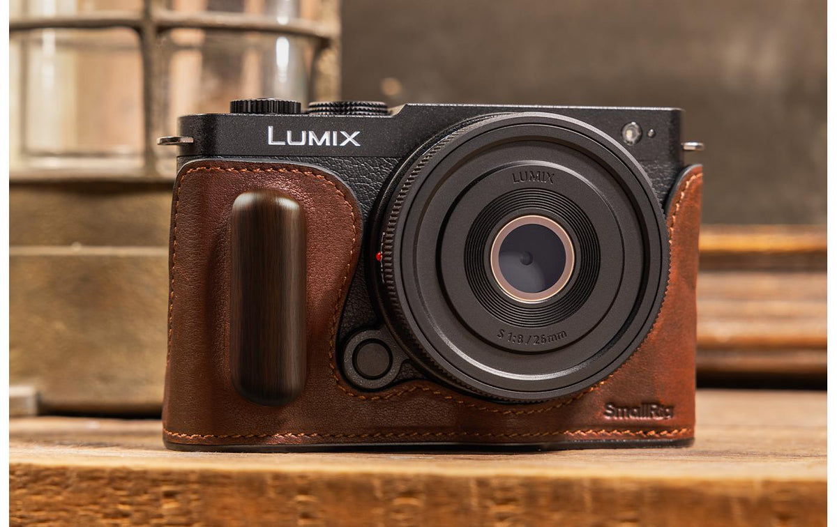 SmallRig 4703 Kamerahülle – Leder-Half-Case (PU), Braun – für Panasonic LUMIX S9