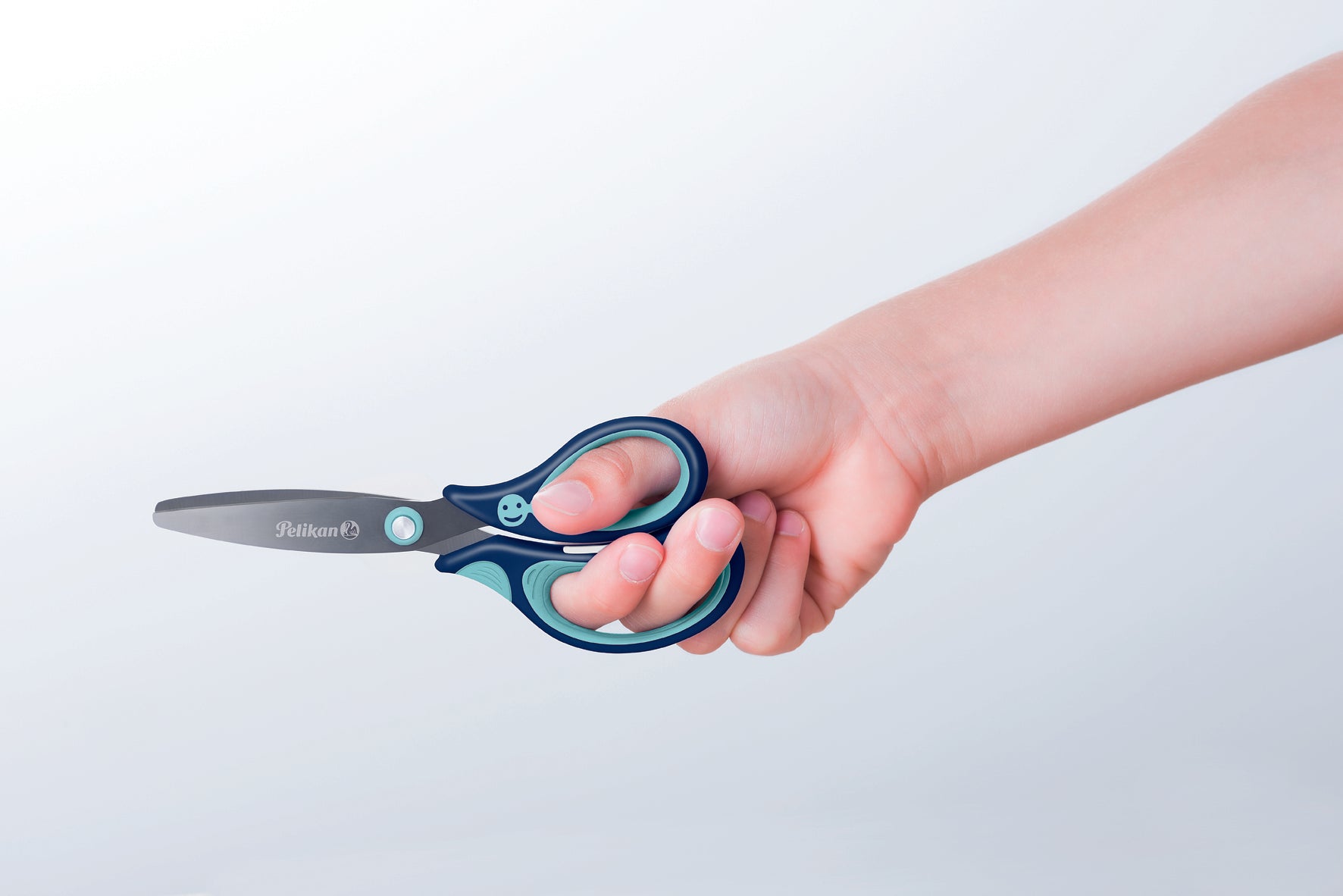 Pelikan griffix Kinderschere, für Rechtshänder – Stahl, titannitrid-beschichtet, ergonomischer Griff, Blau
