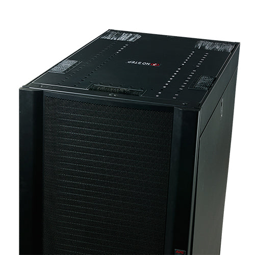 APC AR7251A – Regaloberseite – 724×908×16 mm, Schwarz