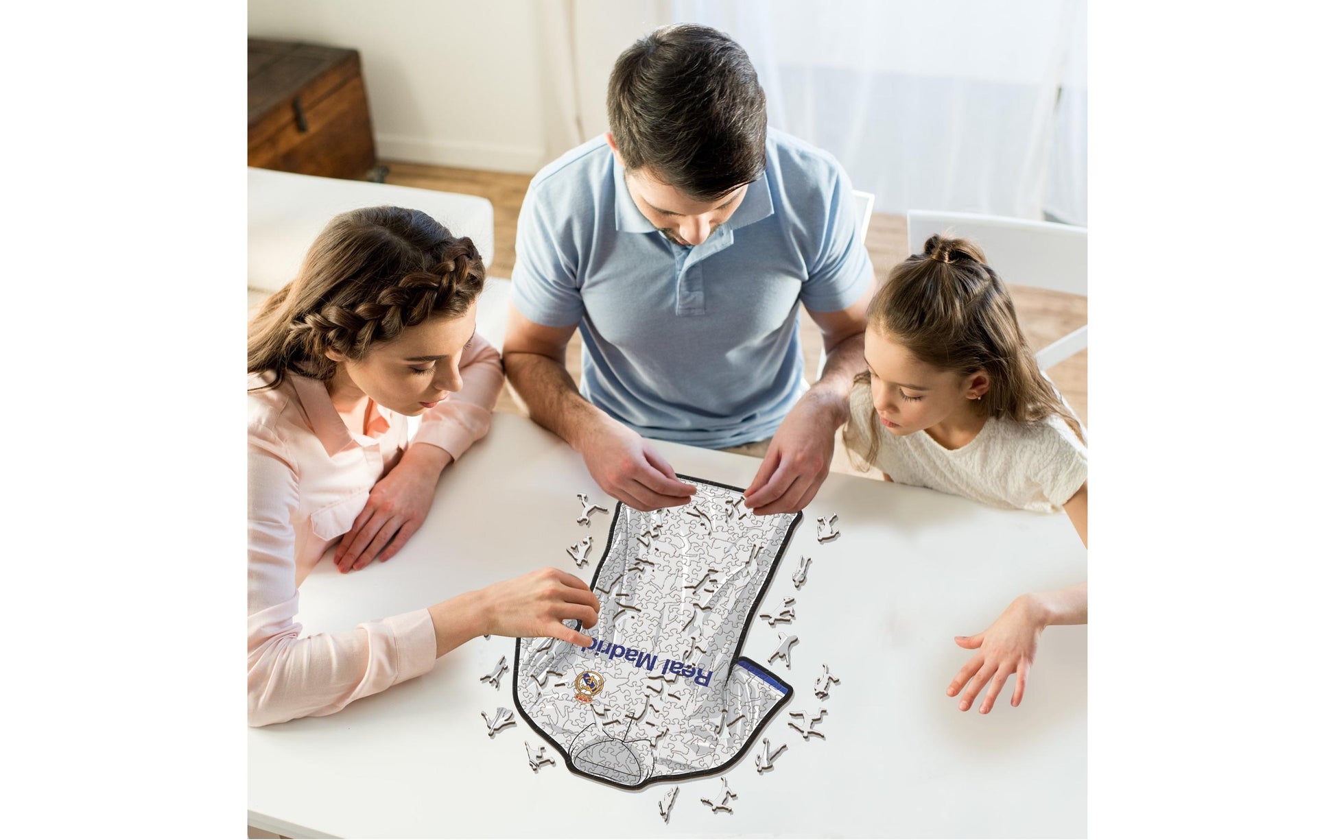 Iconic Puzzles Puzzle Real Madrid CF Trikot – 270 Teile – 30 × 38 cm – ab 10 J. – Holz – weiss