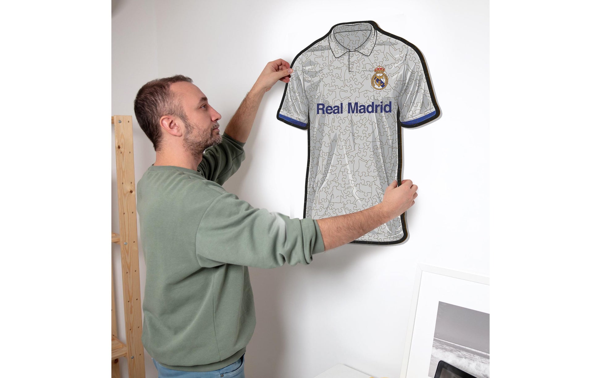 Iconic Puzzles Puzzle Real Madrid CF Trikot – 270 Teile – 30 × 38 cm – ab 10 J. – Holz – weiss