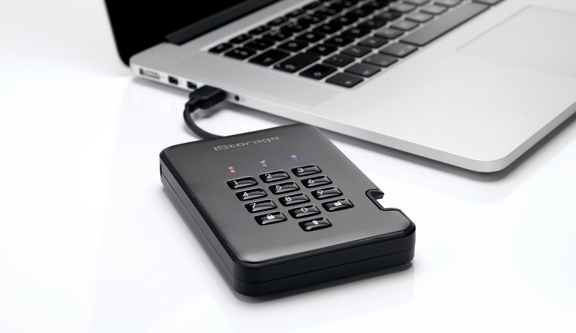 iStorage diskAshur PRO2 SSD 256 GB – 2,5" extern, USB 3.2 Gen 1 (5 Gbit/s), 361/358 MB/s, FIPS 140-2 Level 3