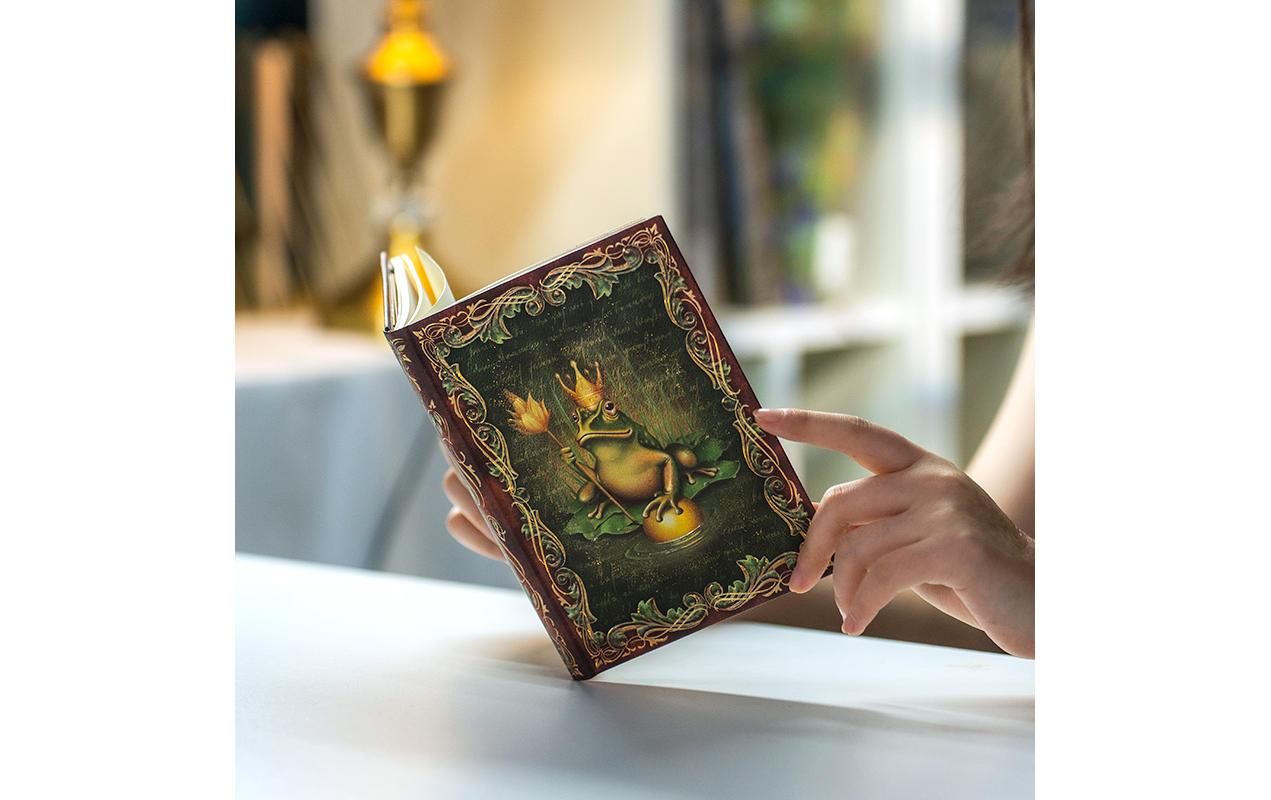 Paperblanks Notizbuch Midi, liniert, 144 Seiten – Froschkönig