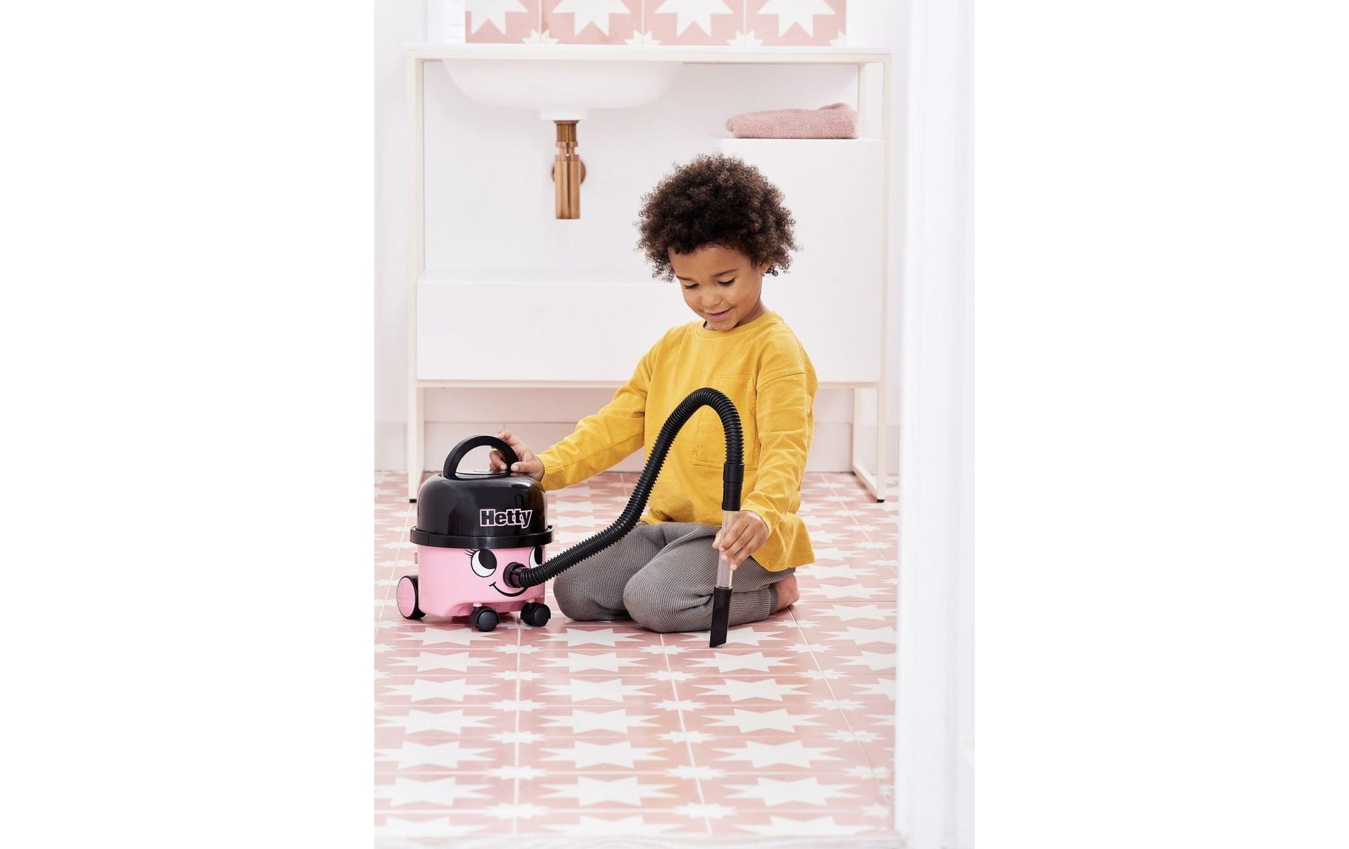 Casdon Hetty Staubsauger (Spielzeug) – batteriebetrieben, 4 × LR14 (C) – ab 3 Jahren – Kunststoff, Schwarz/Rosa
