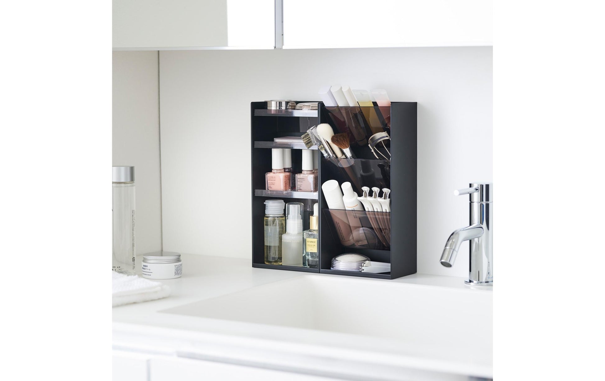 Yamazaki Aufbewahrungsbox (Bad) TOWER – 12×7,7×25 cm, ABS, Polycarbonat, Silikon, Tisch, Schwarz