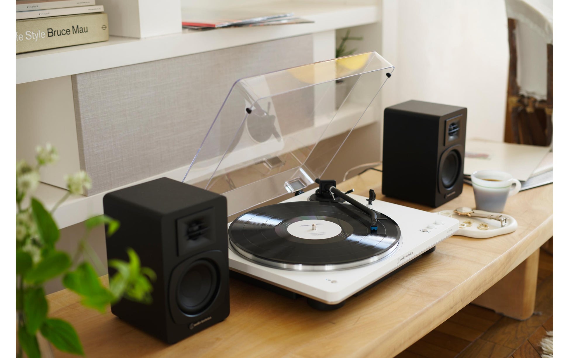Audio-Technica AT-LP70XBTWS – Plattenspieler – Stationär – Riemenantrieb, Phono-Vorverstärker, 33⅓ U/min – Silber
