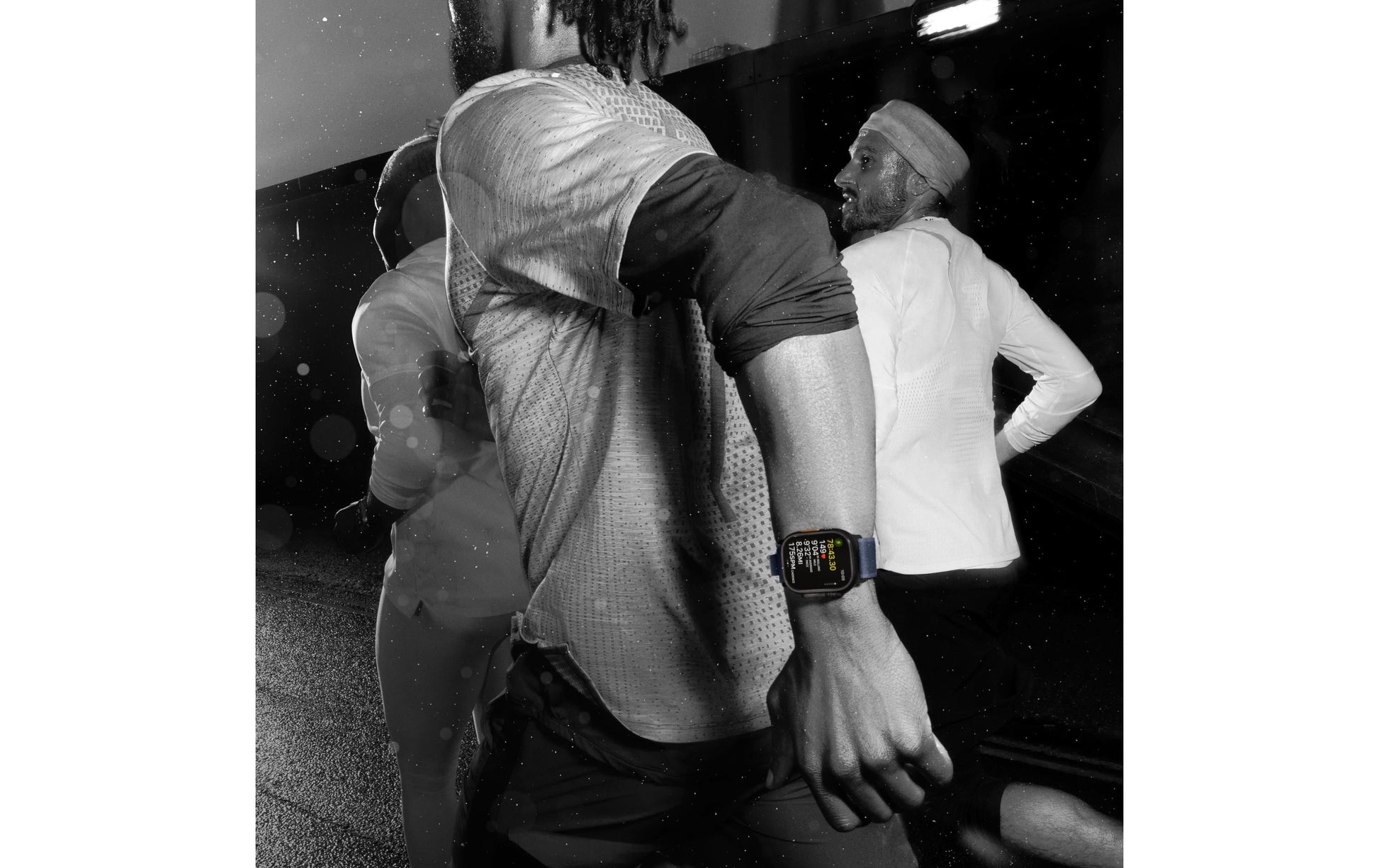 Apple Watch Ultra 2 (2024) – Smartwatch – 44 mm, GPS, OLED, Saphirglas, 100 m, Schwarz Titan