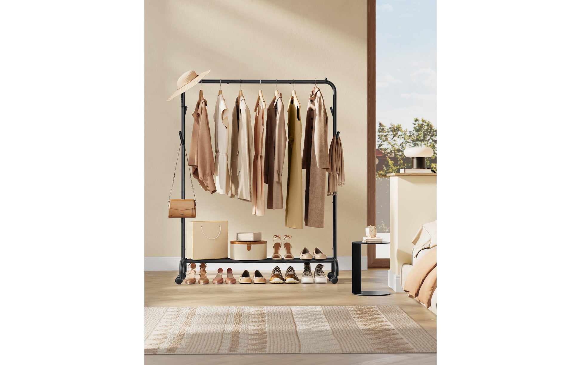 Songmics Garderobenständer (4 Haken, mit Rollen) – Stahl – Schwarz – 1'550 mm