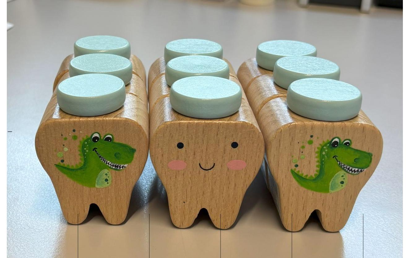 Spielba holzspielwaren Spielba Dino Truhe – Holz – Beige – FSC