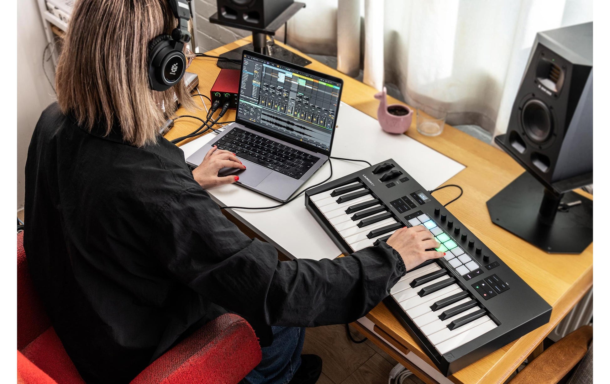 Novation Launchkey 37 Mk4 – USB MIDI Controller