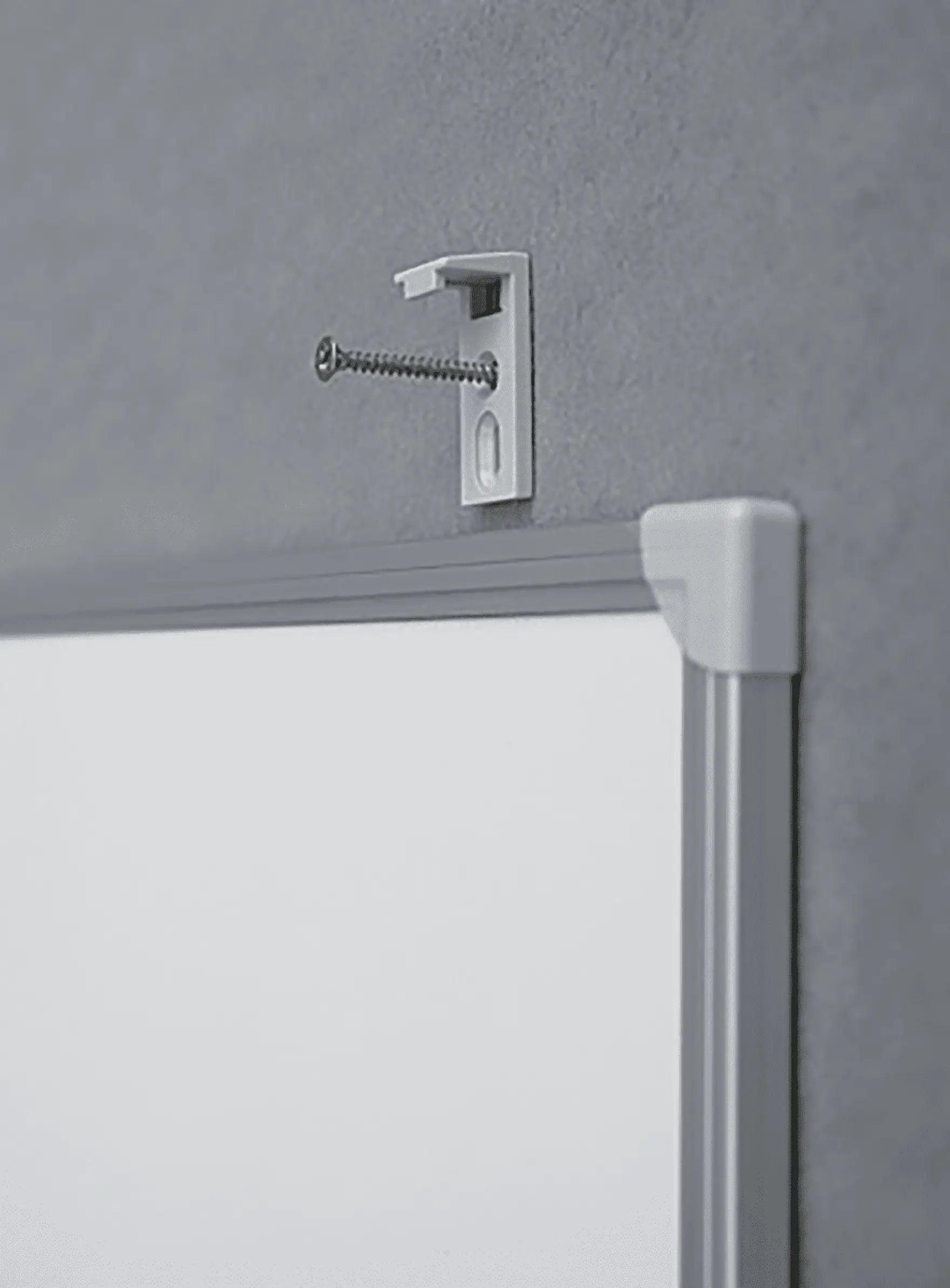 Franken Whiteboard – 90 × 60 cm, lackierter Stahl, magnetisch, Alu-Rahmen, Wandmontage, inkl. Stiftablage