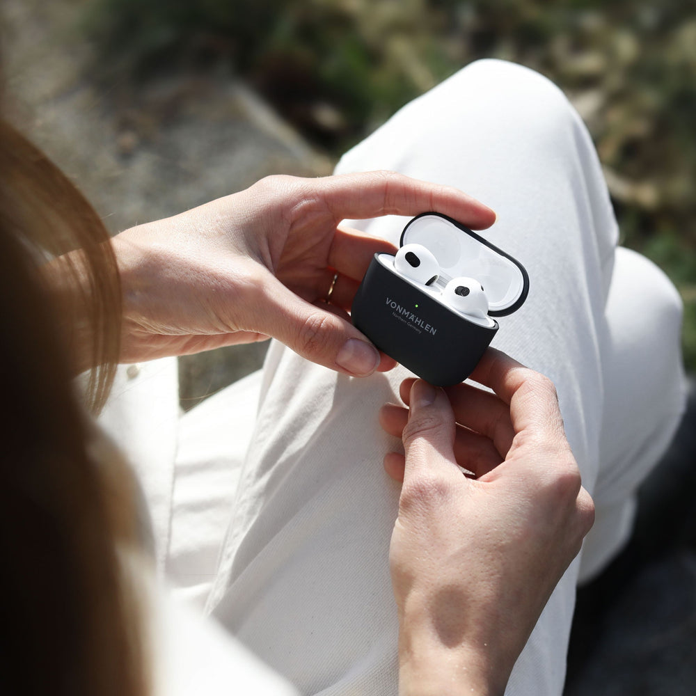 Vonmählen Thin Case – Schutzhülle – für Apple AirPods (4. Gen.) – Creme