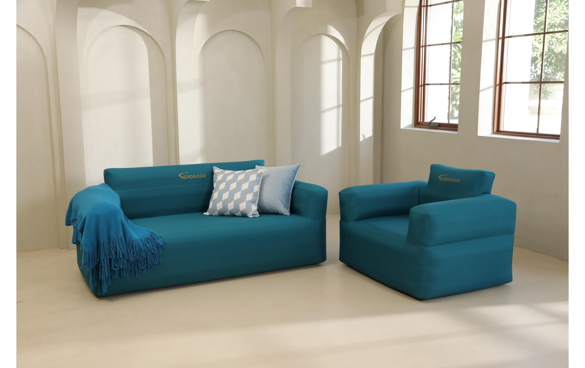 Aerogogo Beistelltisch BS2-02 – 170 × 74 × 74 cm – Polyester & PVC – türkis – mit 2 Sitzen