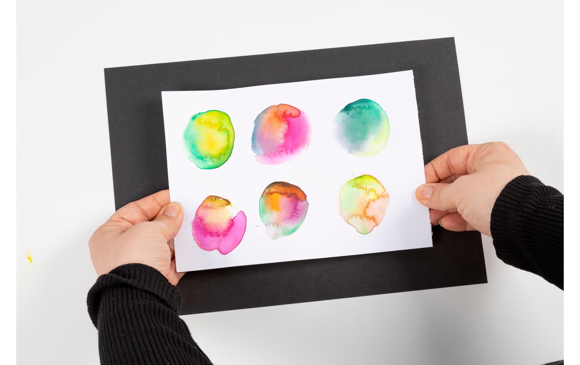 Creativ Company Wasserfarben-Bastelset – mit Wasserfarbenpalette, Pinsel und Aquarellpapier – Mehrfarbig