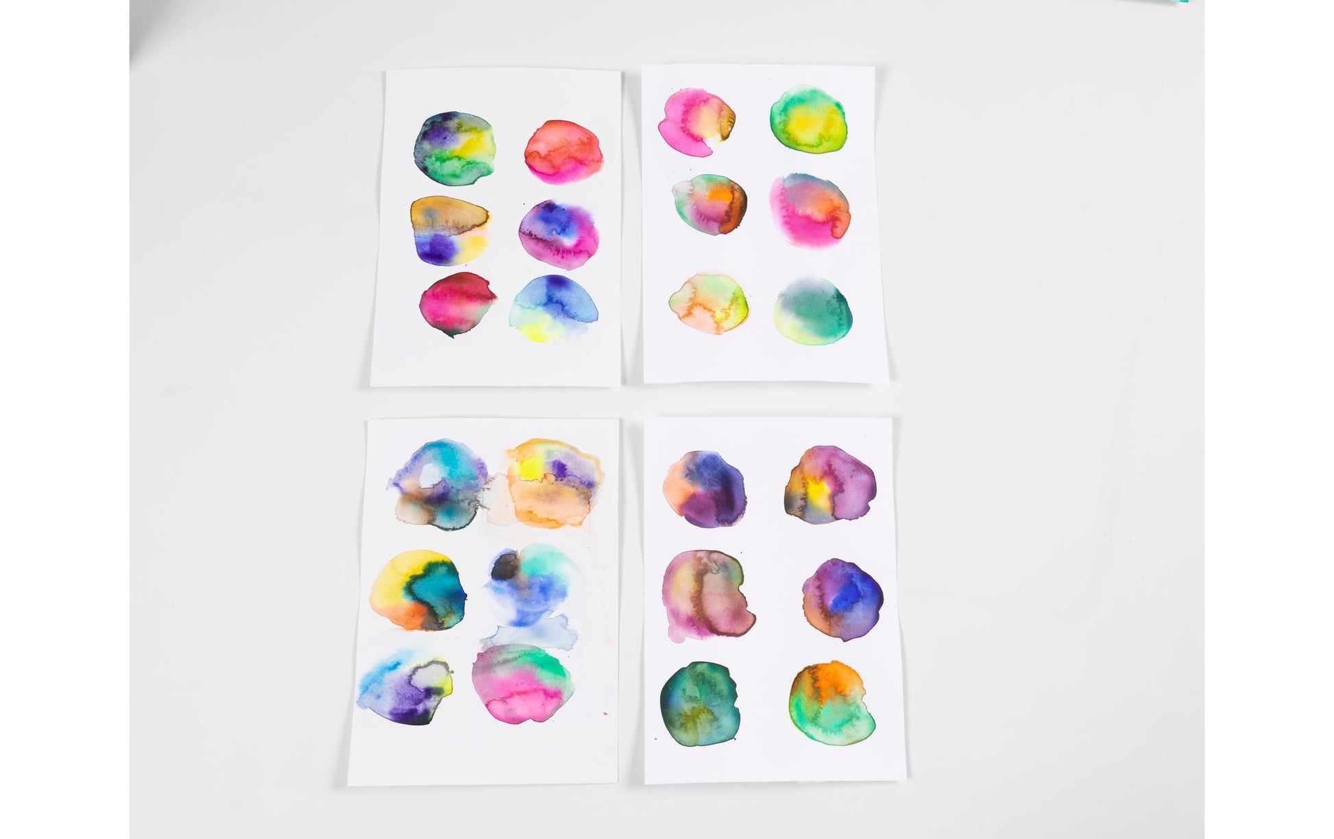 Creativ Company Wasserfarben-Bastelset – mit Wasserfarbenpalette, Pinsel und Aquarellpapier – Mehrfarbig