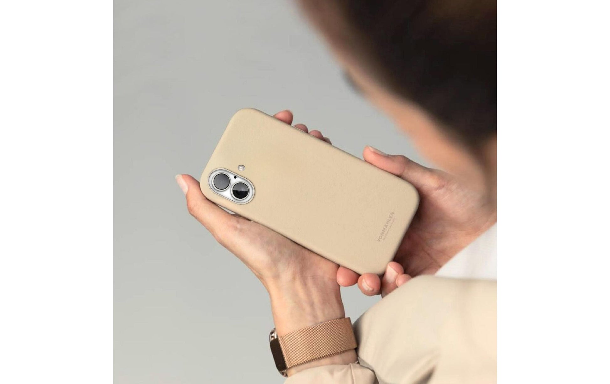 Vonmählen Backcover – für Apple iPhone 16 Plus – MagSafe, Mikrofaser + Veganes Leder, Creme