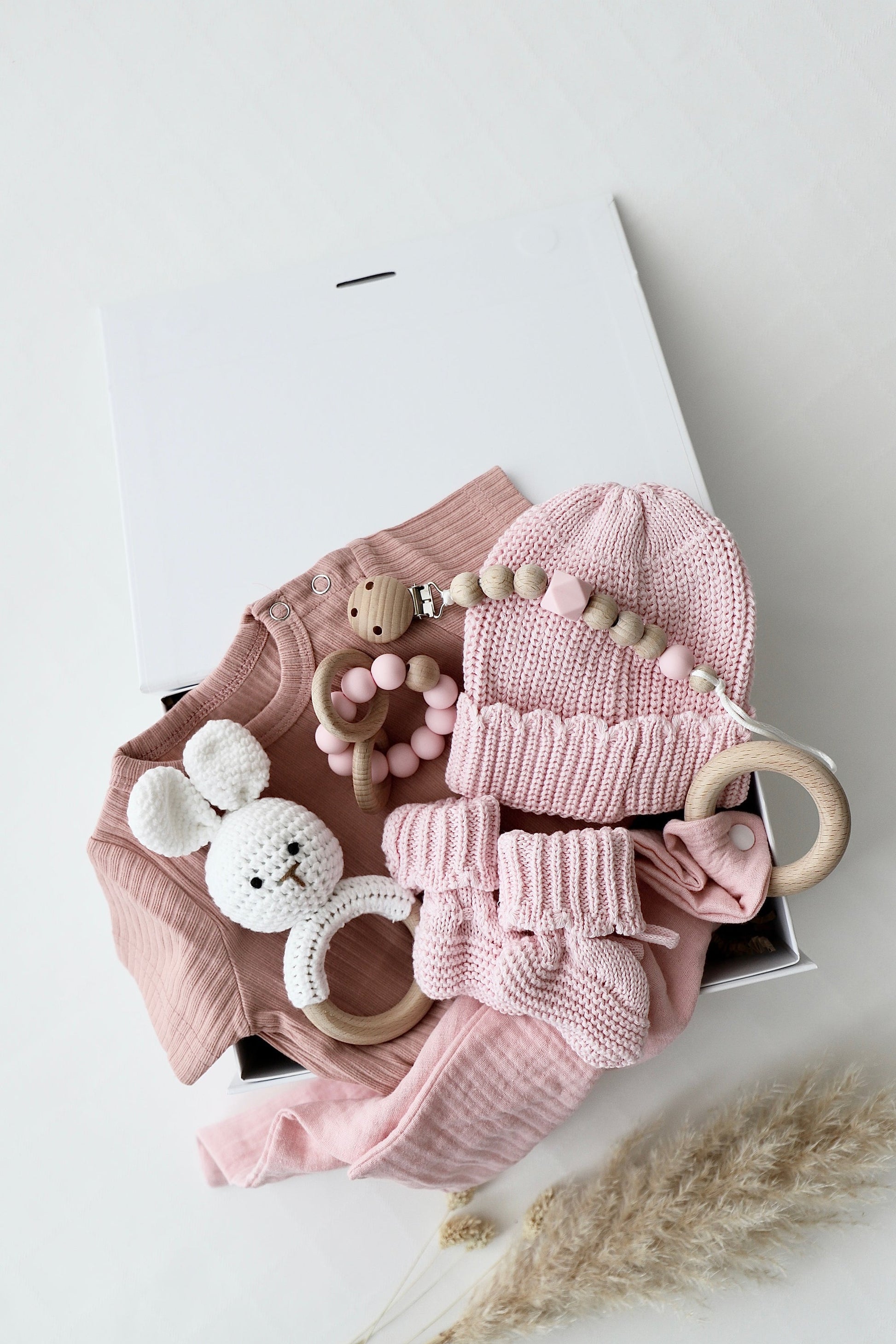 OYKAMI Palermo Geschenkbox Hase – ab 0 Jahren – Plüsch, Holz – Rosa