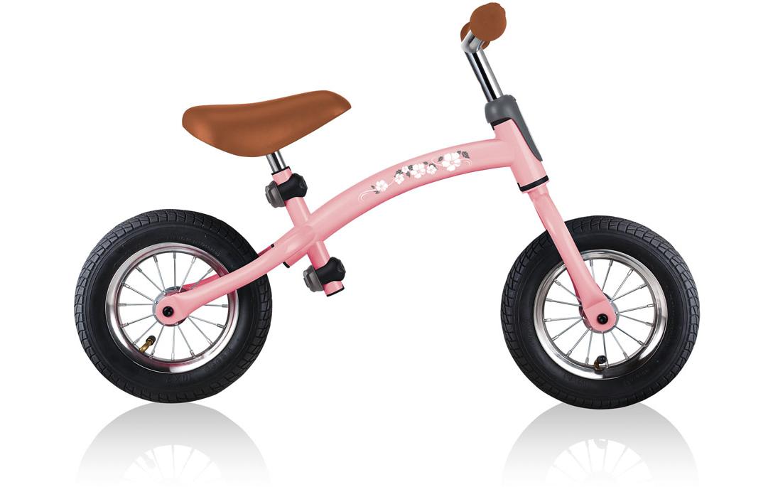 Globber GO BIKE AIR Aufsitzlaufrad – Aufblasbare Räder, Verstellbar – Ab 3 Jahren – Aluminium – Rosa