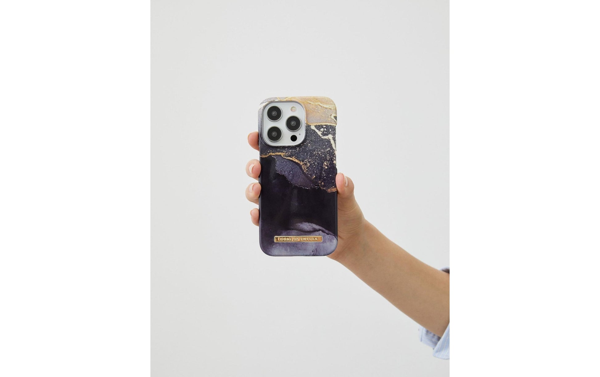 Ideal of Sweden – Backcover – für Apple iPhone 16 – Golden Twilight Marble – Polyester, MagSafe-kompatibel