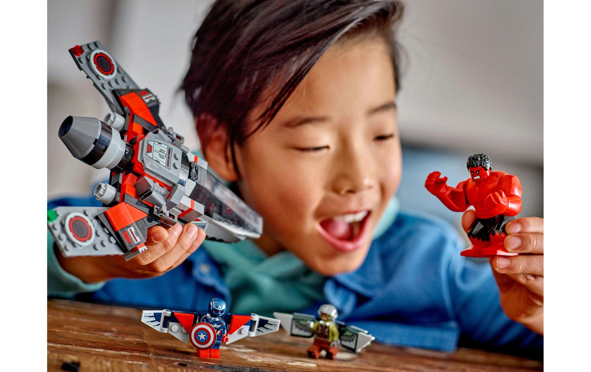 LEGO Bauset – Captain America und Red Hulk – 223-teilig – ab 8 Jahren