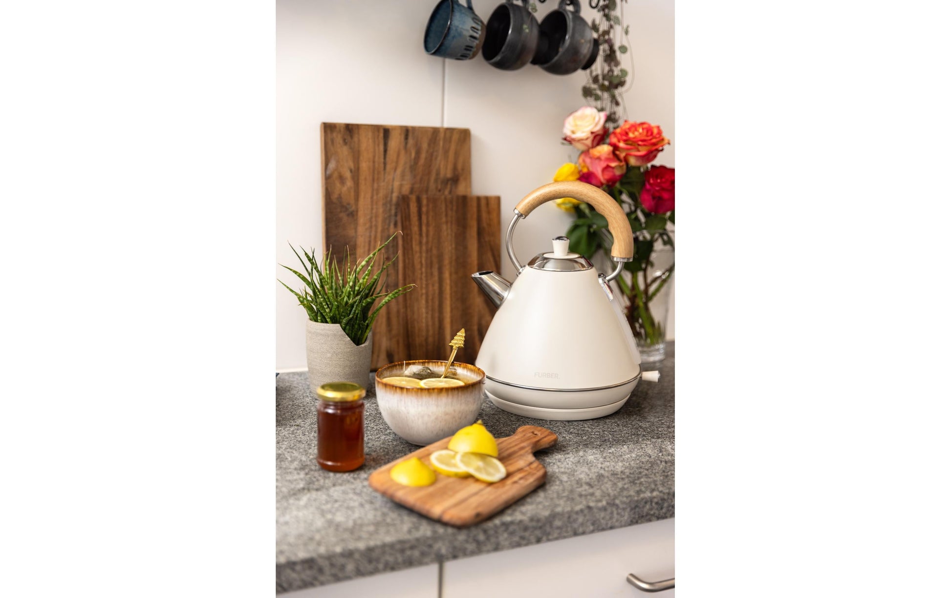 Furber. Furber Wasserkocher – 1,7 l, Edelstahl, Beige